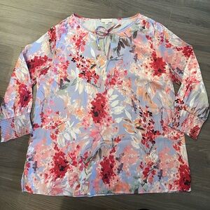 Floral 3/4 sleeve Laura petites blouse